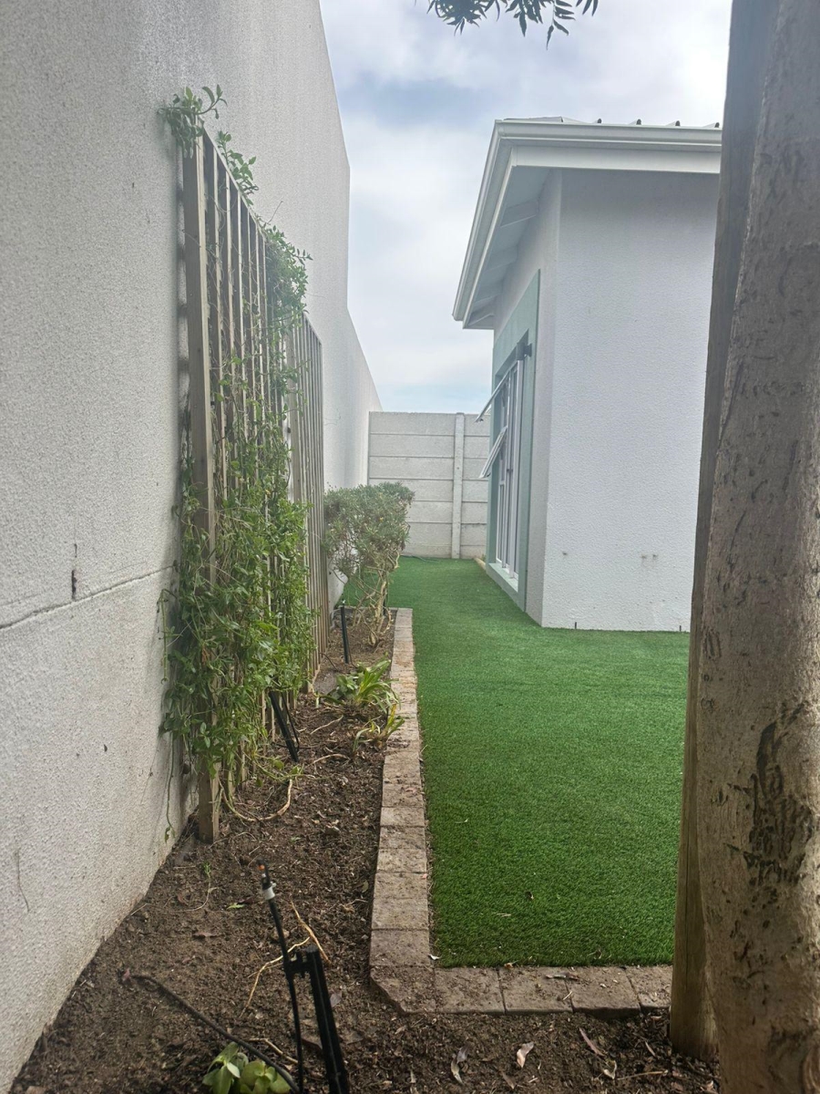 To Let 3 Bedroom Property for Rent in Burgundy Estate Western Cape